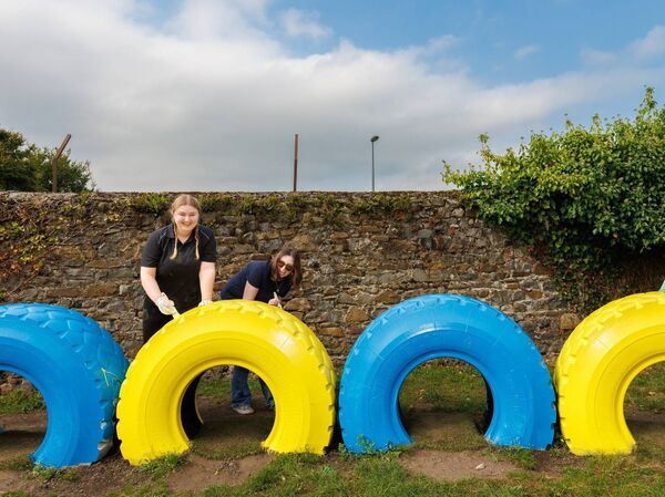 Emma Townsend and Anna O’Toole create an eye-catching feature Emma Townsend and Anna O’Toole create an eye-catching feature