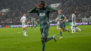 Tottenham make it two from two in Europa League with hard-fought win in Budapest