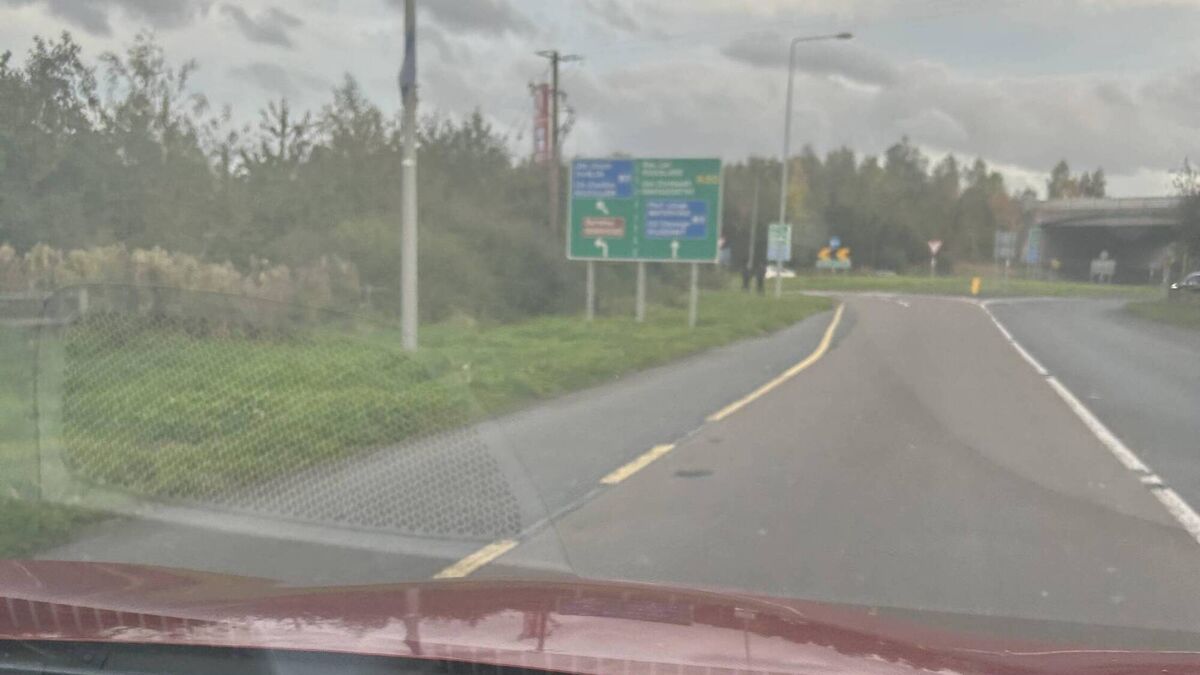 New sign at M9 exit is putting lives at risk