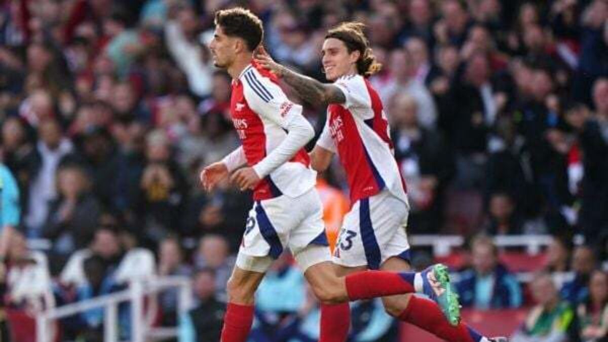 Arsenal hit back to see off Southampton and keep the pace at the top
