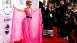 Jennifer Lopez says ‘music really does have power to heal’ in AMAs appearance