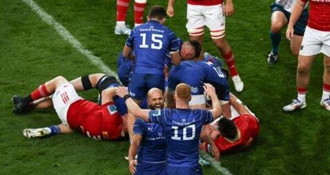Leinster power past Munster in front of new URC record crowd