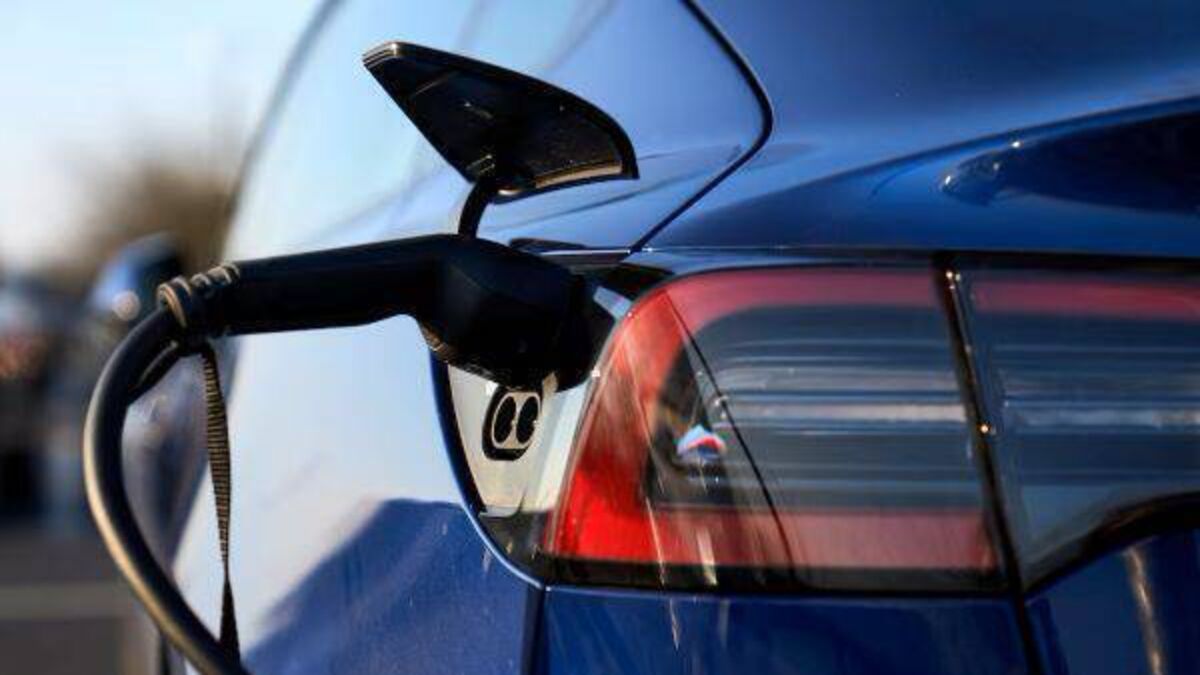 Massive drop in sales of new EV cars