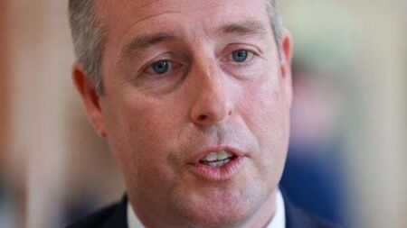 Givan hits back over meetings with group linked to loyalist paramilitaries