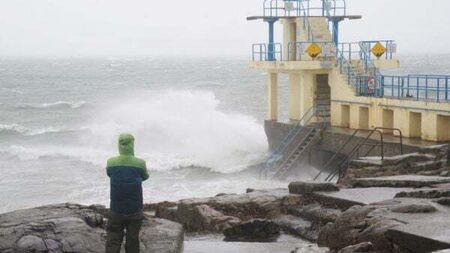 Storm Ashley: 53,000 still without power as west battered by 130km/h gusts