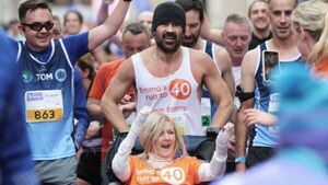 Colin Farrell hails friend’s courage after running the Dublin Marathon