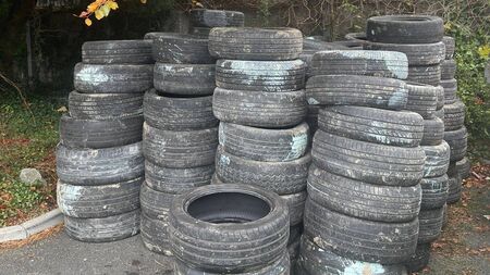 Gardaí seize over 100 tyres from group of youths 