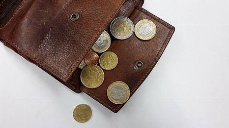 Nearly 50% parents give their children pocket money