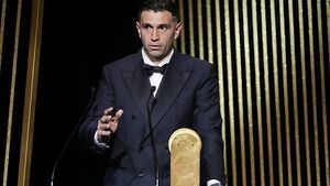 Emiliano Martinez wants silverware with Aston Villa after claiming Yashin Trophy