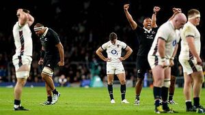 England miss late chances to claim prized New Zealand scalp in narrow defeat
