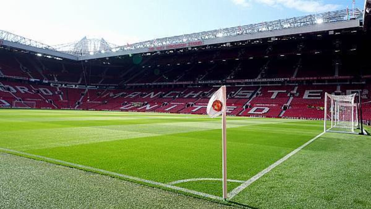 Manchester United fans favour new stadium over Old Trafford redevelopment