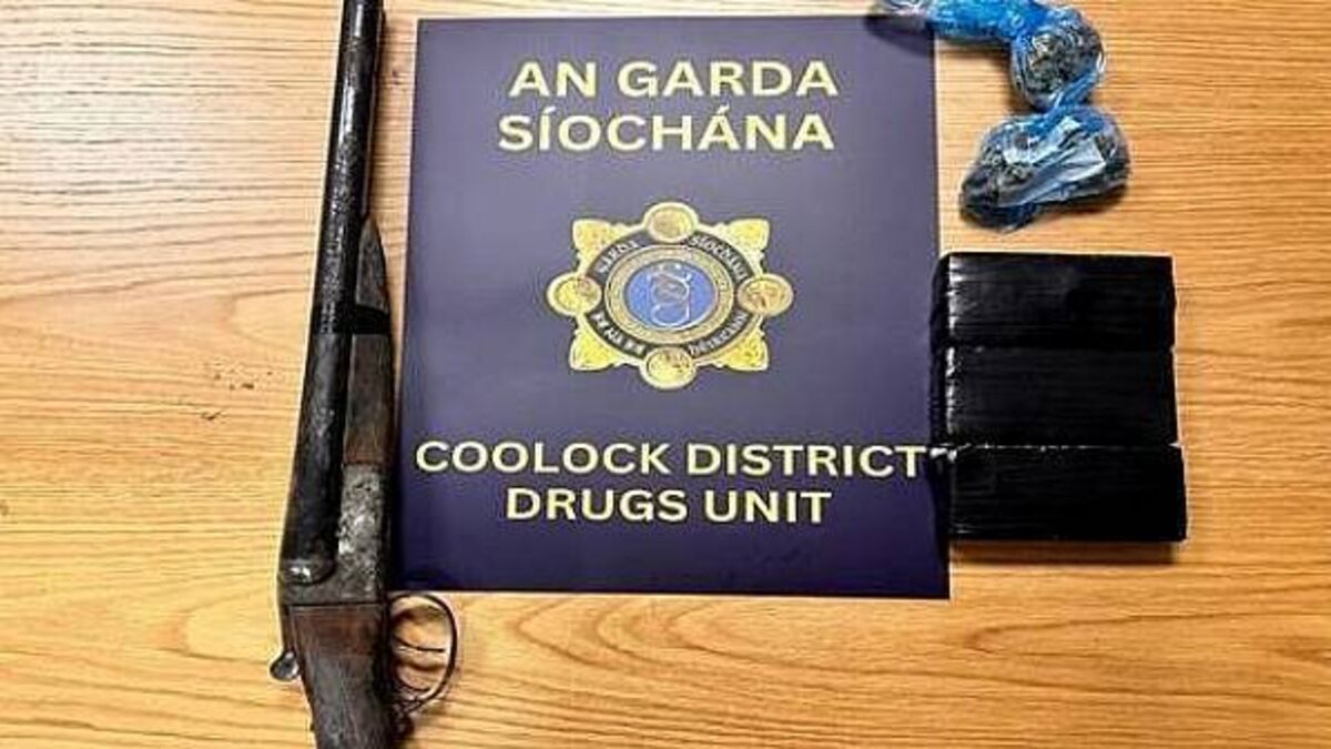 Man arrested after shotgun, €35,000 cocaine and cannabis found during search