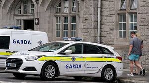 Businesses call for Garda presence 'similar to Dublin riots aftermath' for Christmas period Businesses call for Garda presence 'similar to Dublin riots aftermath' for Christmas period