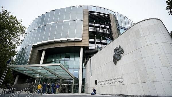 Murder accused was 'jabbing back' with knife that killed his lifelong friend, jury told