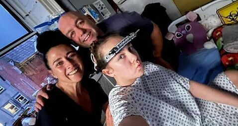 Teenager 'incredibly lucky' after nurse spotted scoliosis after going to hospital for tonsillitis