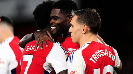 Arsenal return to winning ways by easing past Nottingham Forest