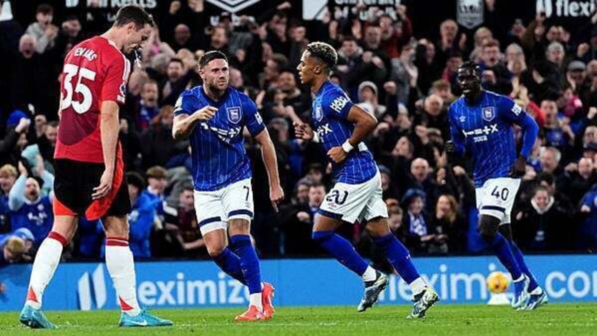 New boss Ruben Amorim settles for point on Man Utd debut as Ipswich fight back