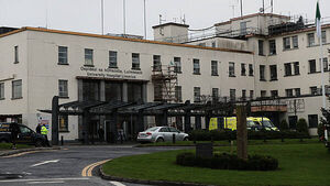 Trolley watch: Over 570 patients waiting for beds in Irish hospitals Trolley watch: Over 570 patients waiting for beds in Irish hospitals