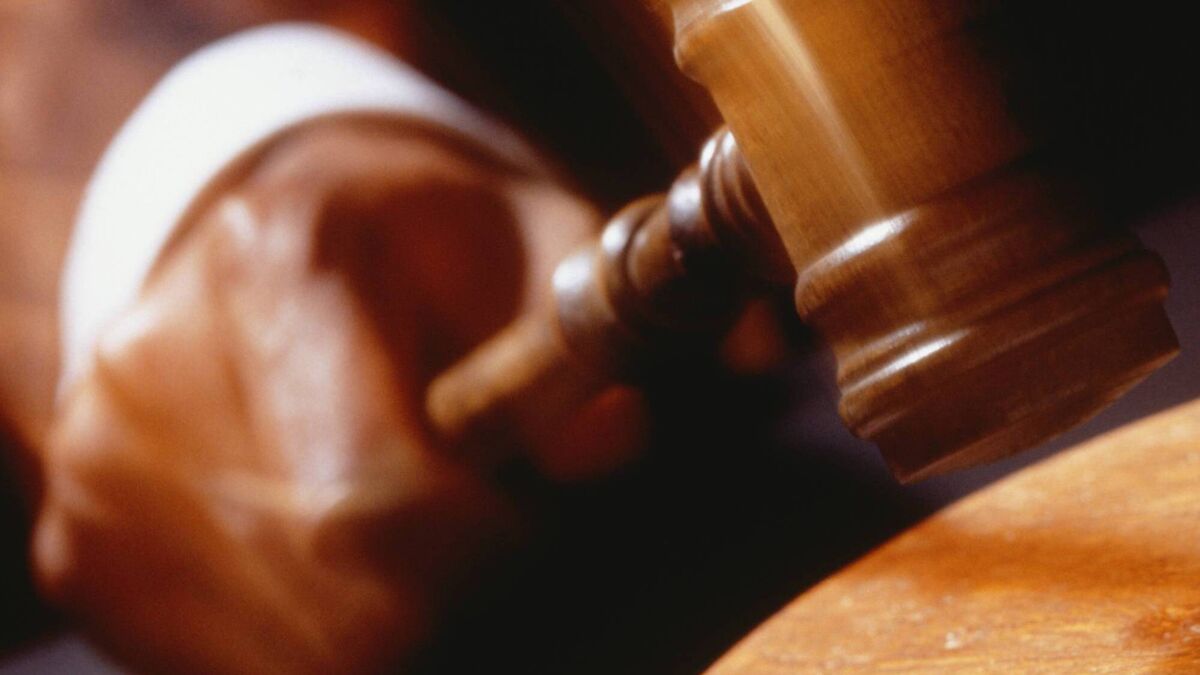 Pair ordered to make donation to children's charity
