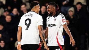 Alex Iwobi brace gives Fulham victory over Brighton