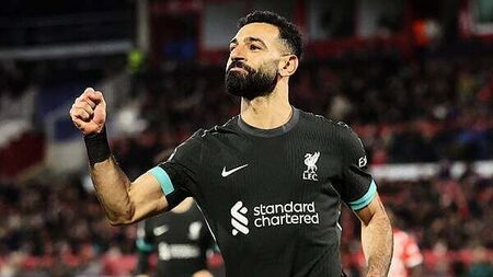 Mohamed Salah’s penalty moves Liverpool closer to Champions League last eight