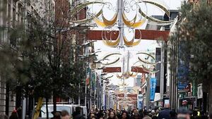 Cost-of-living worries spur festive bargain hunting, consumers sceptical over sales - survey Cost-of-living worries spur festive bargain hunting, consumers sceptical over sales - survey