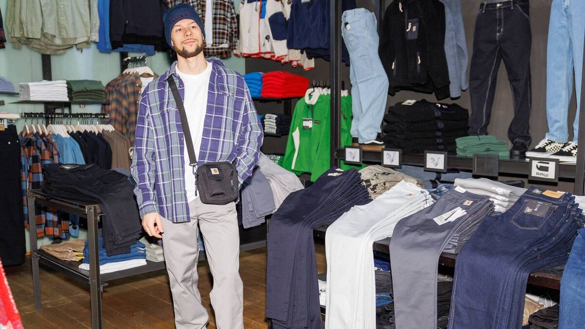Keep up with the latest in men’s fashion at Fairgreen Shopping Centre