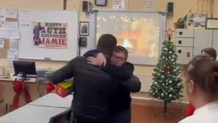 Heartfelt moment as Castledermot singer Michael English surprises teen fan