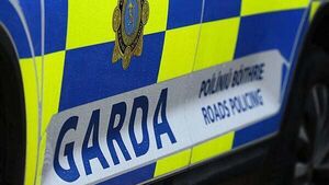Man (30s) dies in single-vehicle crash in Co Offaly Man (30s) dies in single-vehicle crash in Co Offaly