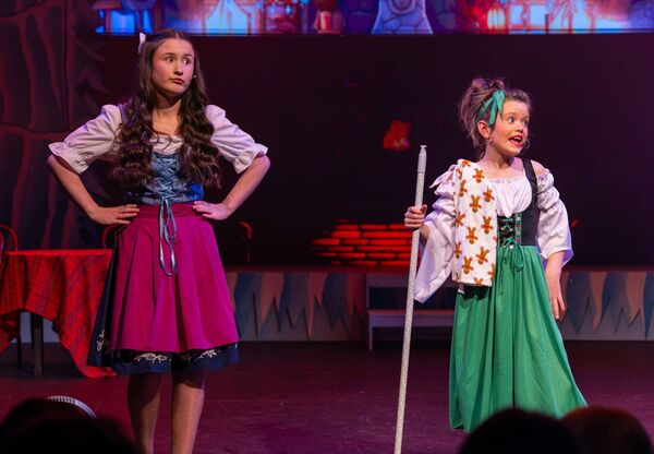 Sophie Rea as Gerda and Emmy Nolan as Squeaks the Cleaner