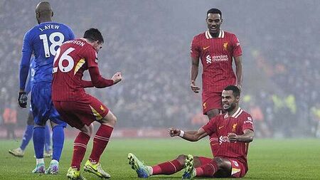 Liverpool punish rivals’ errors with dominant win over Leicester to stretch lead