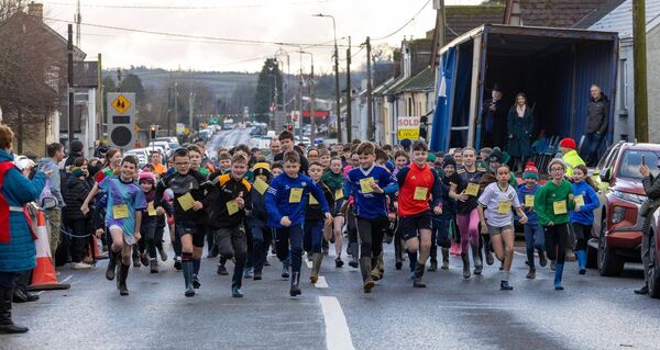 And they're off - Junior runners in the Wellie Race 2025