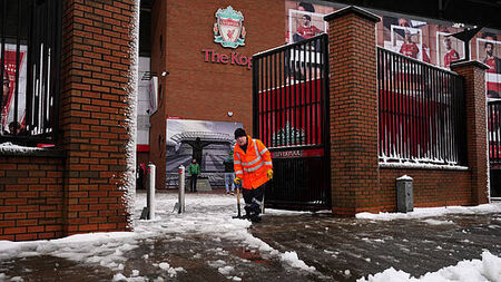 Liverpool-Man Utd clash subject to safety decision due to heavy snow