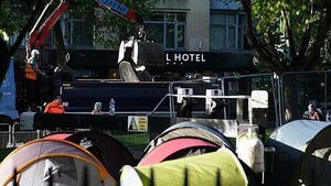 Bill for removing asylum seeker encampments on Grand Canal reached €800,000 Bill for removing asylum seeker encampments on Grand Canal reached €800,000