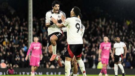 Raul Jimenez scores two penalties as Fulham battle for draw at home to Ipswich