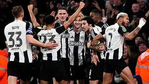 Newcastle in pole position to reach Carabao Cup final after win at Arsenal