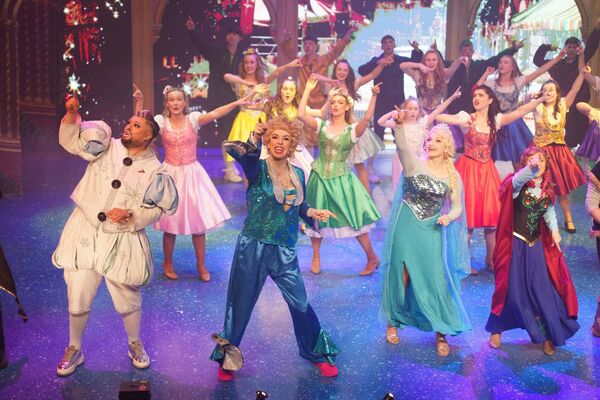 The Olympia panto 'Olly &amp; Polly are Freezin' ran from 20 December until Sunday 5 January Photos: Fran Veale