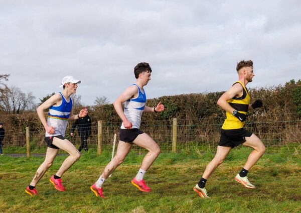 Padraig Webb followed by McKenzie McIvor and Dylan Byrne, the finishing order of the men's race Padraig Webb followed by McKenzie McIvor and Dylan Byrne, the finishing order of the men's race