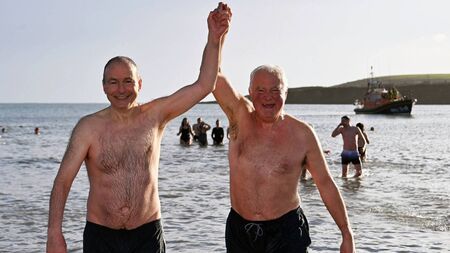 Bob’s seaside swim raises vital funds for the RNLI