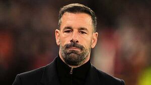 Ruud van Nistelrooy expects Leicester’s relegation battle to go to the wire