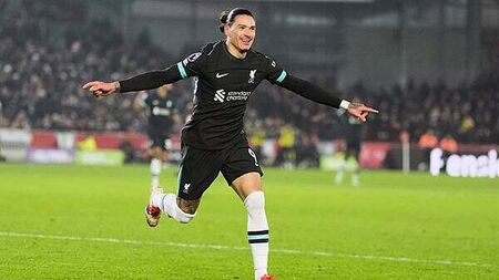 Darwin Nunez nets late double as leaders Liverpool snatch victory at Brentford