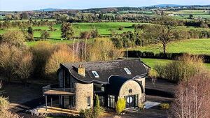 Stunning four-bed home in Offaly countryside for €895,000 Stunning four-bed home in Offaly countryside for €895,000