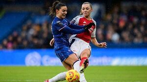 Reiten penalty gives Chelsea 1-0 win as Arsenal's Katie McCabe sees red Reiten penalty gives Chelsea 1-0 win as Arsenal's Katie McCabe sees red