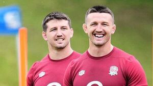 England name Curry twins in starting line-up for first time