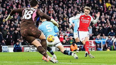 Monday’s briefing: Arsenal humble Man City and Marcus Rashford leaves Man Utd