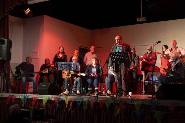 The musicians were Patricia Murphy, Anne Dempsey, Bríd O'Shaughnessy, Mick Dempsey, Tony Asple, Harry Doran, Martin Ryan, John Tully and Martin Codd