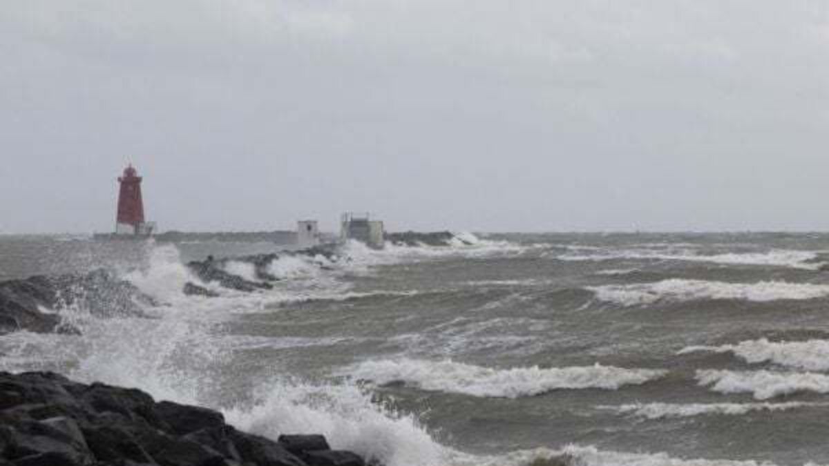 Yellow rain warning issued for two counties