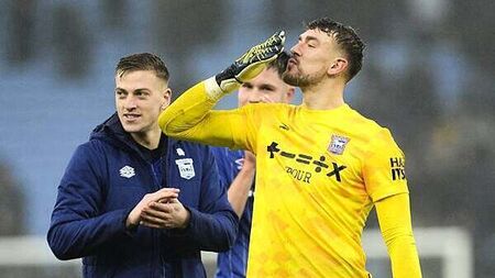 Debutant keeper Alex Palmer inspires 10-man Ipswich to valuable draw at Villa