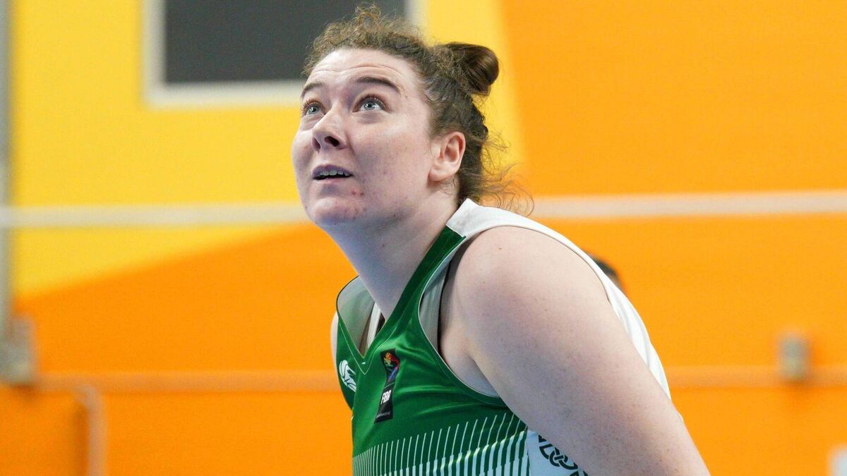 AMY DOOLEY - Basketball