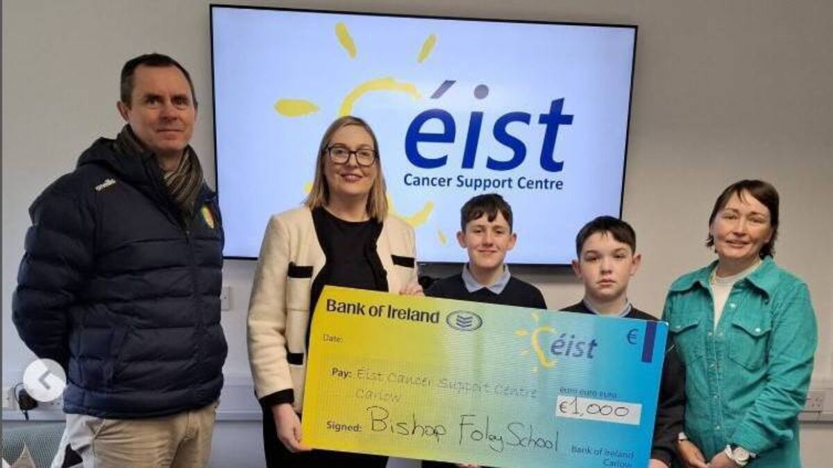 Kind-hearted Bishop Foley NS presents €1,000 to Éist